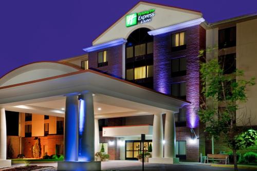 Фотография гостиницы Holiday Inn Express & Suites Chesapeake, an IHG Hotel