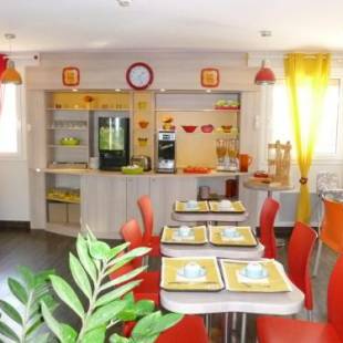 Фотографии гостиницы 
            Kyriad Direct Chartres Est