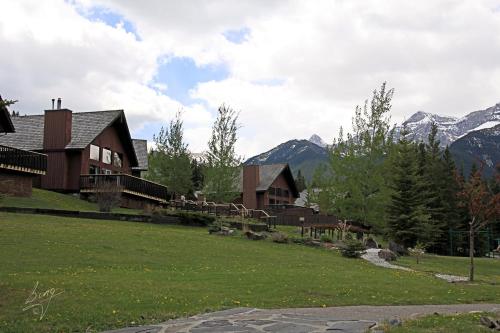 Фотография базы отдыха Banff Gate Mountain Resort