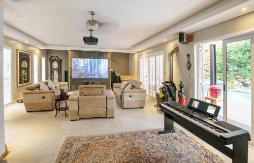 Фотографии мини отеля
Umhlanga Lodge