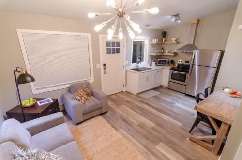 Фотография мотеля Colony Suites