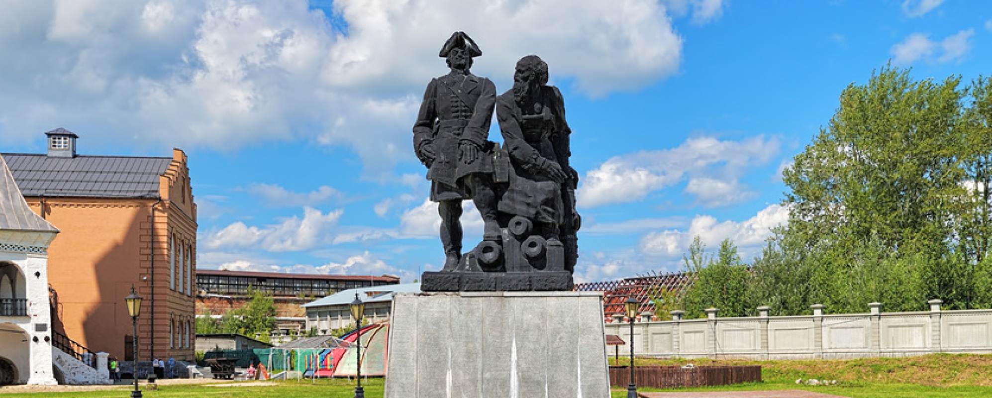 Фотографии памятника Памятник Петру I и Демидову