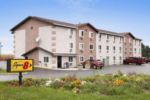 Фотография гостиницы Super 8 by Wyndham Peru Starved Rock State Park