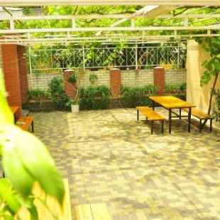 Фотография гостевого дома Радуга на Черноморской