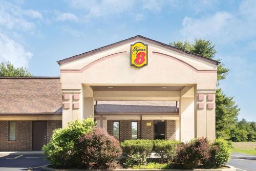 Фотография гостиницы Super 8 by Wyndham Taylorville IL