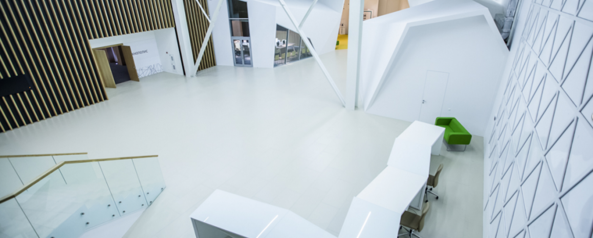 Фотографии фойе ОЭЗ Технополис Москва Ресепшн и общий холл Конгресс-центра