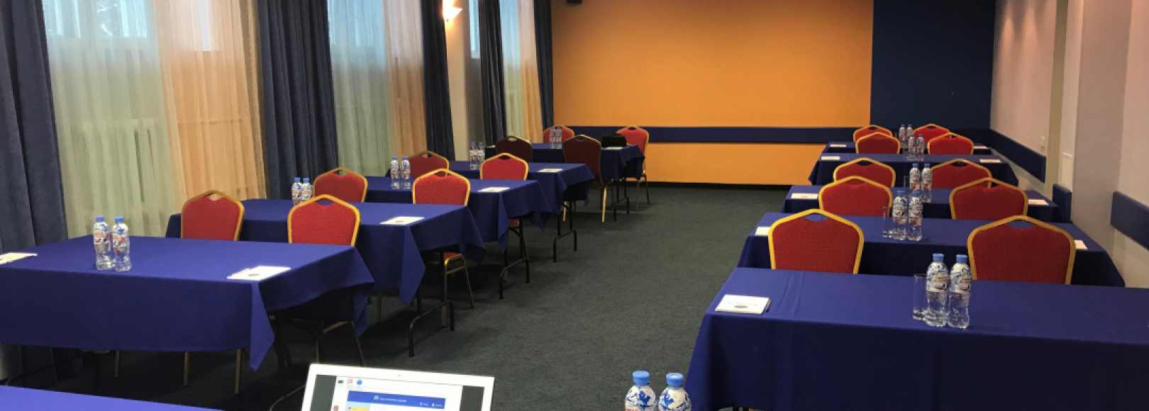 Фотография конференц-зала Конференц-зал на 90 человек