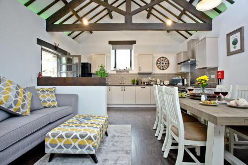 Фотография гостевого дома The Barn in Lanhydrock, Bodmin