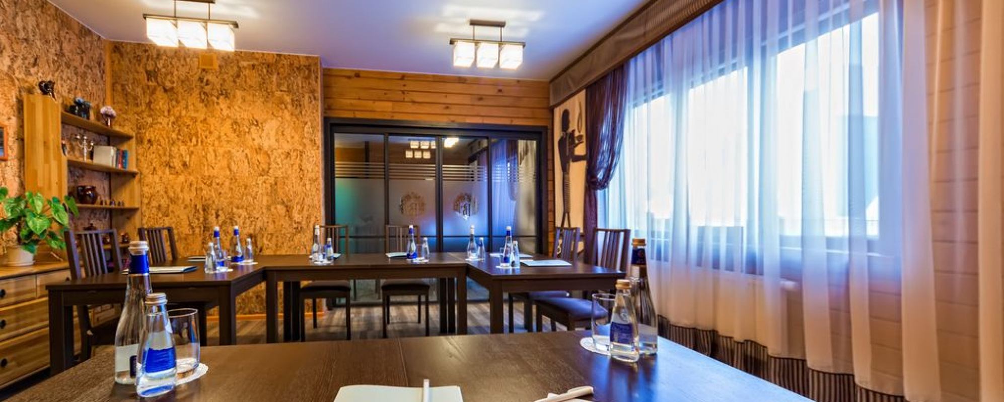 Фотографии конференц-зала Времена года