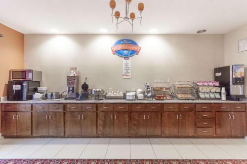 Фотография гостиницы Clarion Pointe Madison-Huntsville