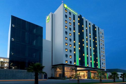 Фотография гостиницы Holiday Inn & Suites - Monterrey Apodaca Zona Airport, an IHG Hotel