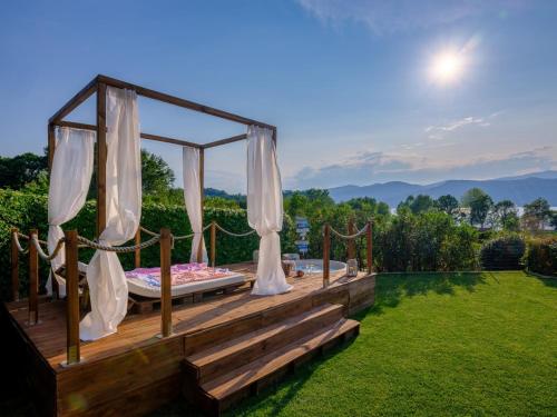 Фотография гостевого дома The White House On Lake Maggiore