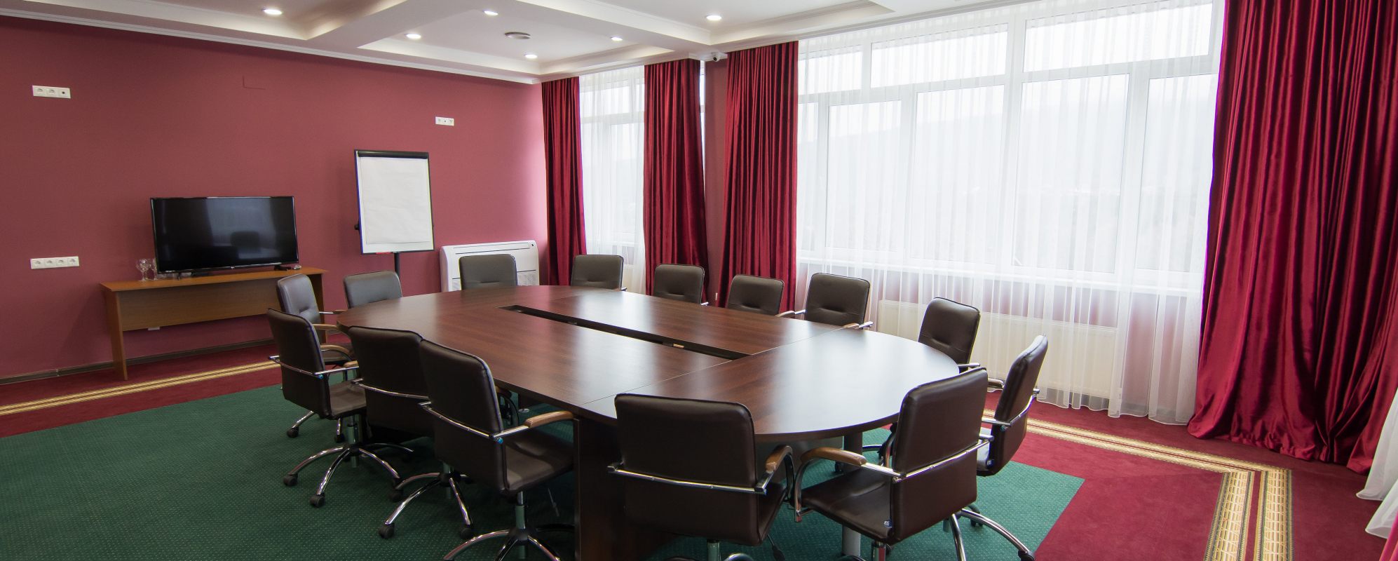 Фотографии комнаты для переговоров AZIMUT Нальчик