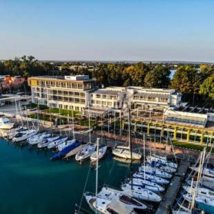 Фотография гостиницы Hotel Yacht Wellness & Business