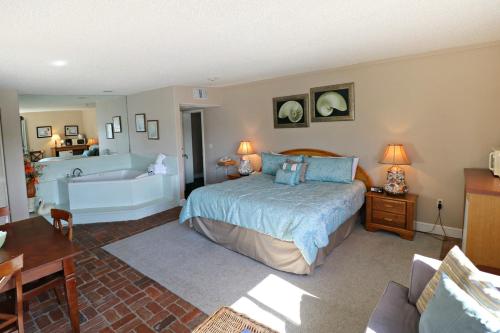 Фотография мини отеля Inn at Camachee Harbor Deluxe 19