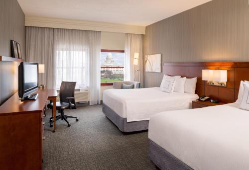 Фотография гостиницы Courtyard Providence Downtown