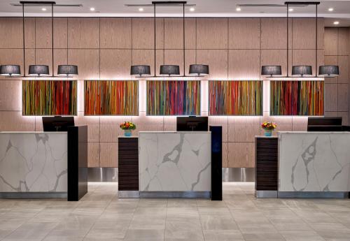 Фотография гостиницы Delta Hotels by Marriott Edmonton Centre Suites