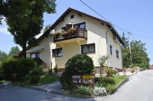 Фотография гостевого дома Apartments and rooms with parking space Seliste Dreznicko, Plitvice - 14671