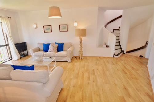 Фотография гостевого дома E&M Garden View Beach House VII