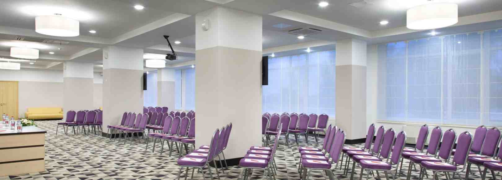 Фотография конференц-зала AZIMUT