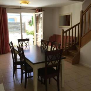 Фотографии гостевого дома
Agréable Gîte Climatisé dans Résidence Vacances avec Piscine Chauffée, situé dans le village de Mouriès, au cœur des Alpilles, 8 personnes ls1-290