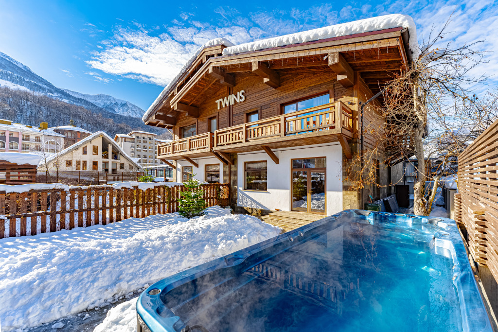 Фотография Коттеджа Коттедж Премиум Класса в Горах на 12 Гостей