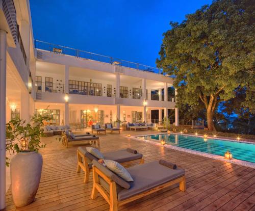 Фотография гостиницы Latitude 0 Degrees