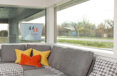 Фотография гостиницы 4411 Inn & Suites