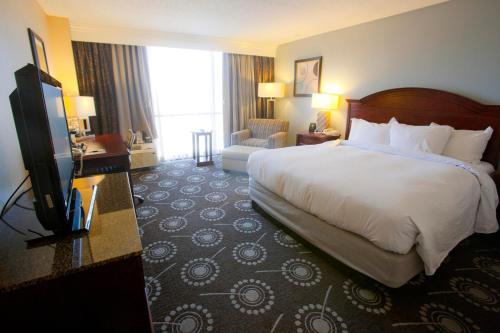 Фотография гостиницы DoubleTree by Hilton Midland Plaza