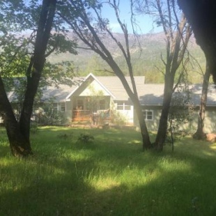 Фотография гостевого дома Yosemite Bass Lake-Creek Hikers Ranch Home