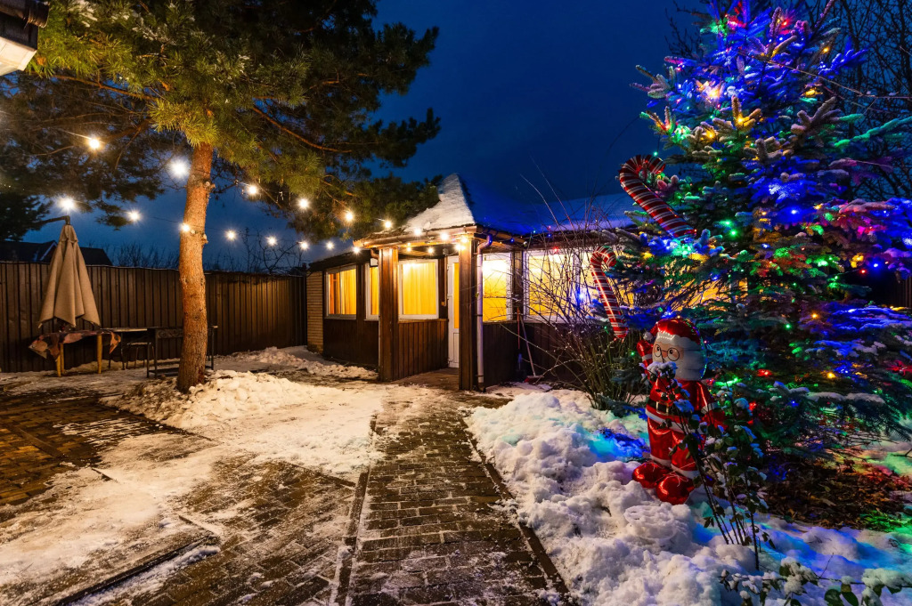 Фотография Коттеджа Частный Дом в Белеутово с Бассейном и Сауной