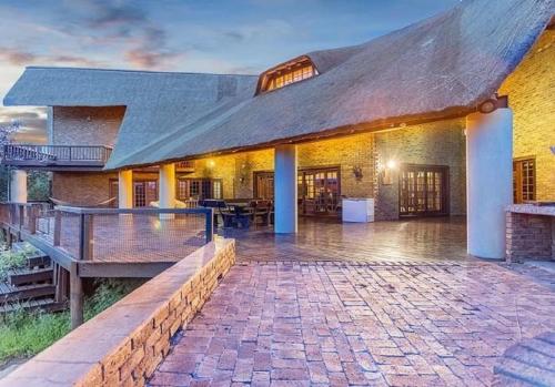 Фотография базы отдыха Tholo Private Game Lodge