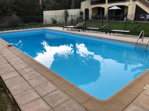 Фотография гостевого дома Au cœur de la Pinède de 1 à 4 personnes