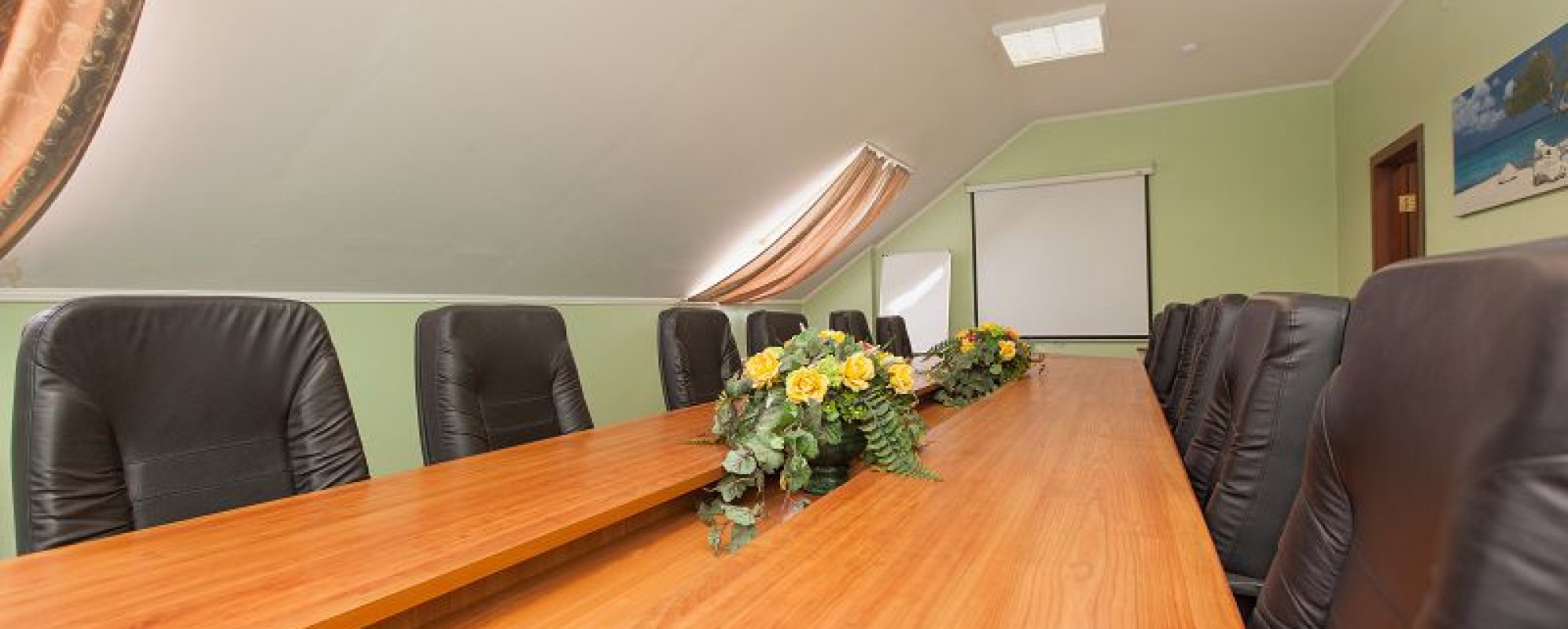 Фотографии комнаты для переговоров Регина в п. Малые Клыки