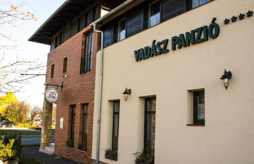 Фотографии гостиницы 
            Vadász Panzió és Étterem