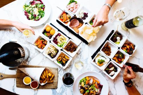 Фотография гостиницы Morphett Arms Hotel