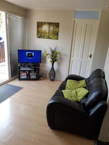 Фотография гостевого дома 60 upperlakeside glan gwna