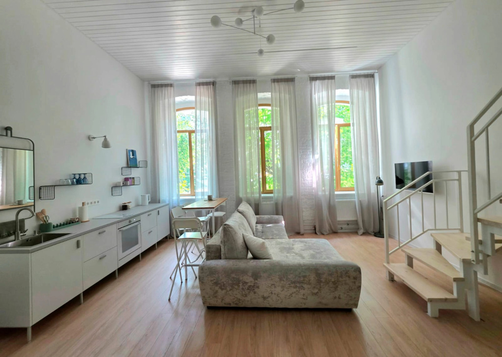 Фотография квартиры Апартаменты Новые с Высокими Окнами на Пешеходной Улице