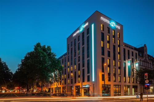 Фотография гостиницы Motel One Düsseldorf Hauptbahnhof