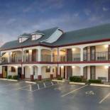 Фотография мотеля Travelodge Inn & Suites by Wyndham Norman