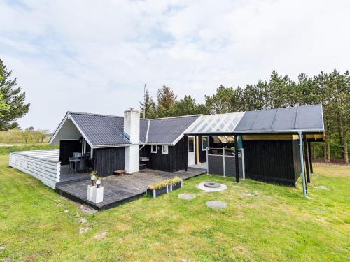 Фотография гостевого дома Holiday home Blåvand CCXX