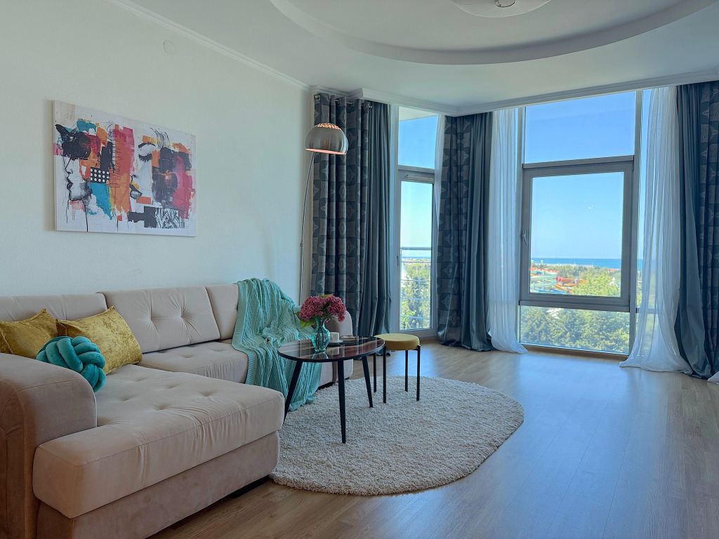 Фотография квартиры Апартаменты Двухкомнатные Аквамарин с видом на море и бассейном N403