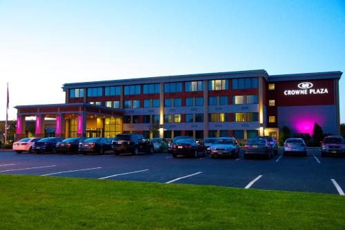 Фотография гостиницы Crowne Plaza Boston - Woburn, an IHG Hotel