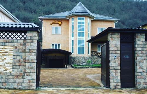 Фотография гостевого дома Лето