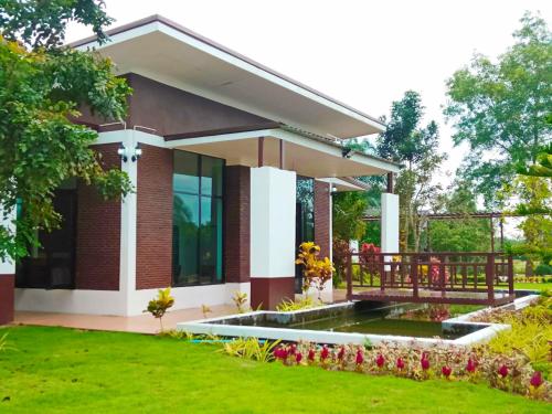 Фотография гостиницы Sunflora Resort Chumphon