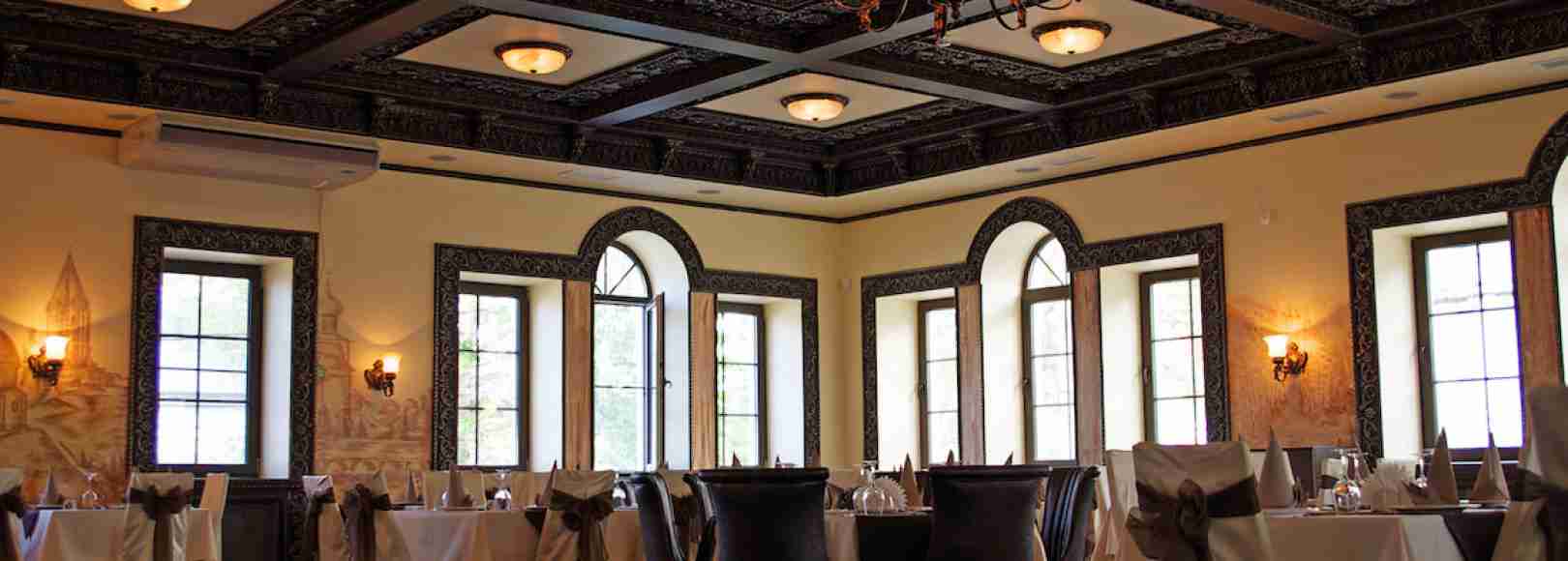 Фотография банкетного зала Тройка