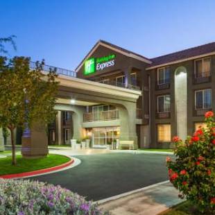 Фотографии гостиницы
Holiday Inn Express Lancaster, an IHG Hotel