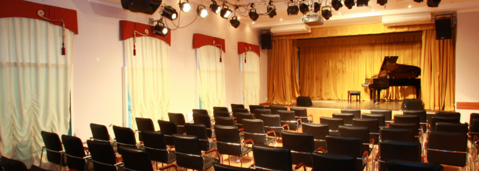 Фотография конференц-зала Еврейский культурный центр Актовый зал