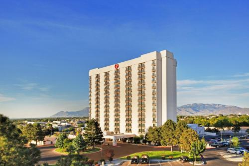 Фотография гостиницы Sheraton Albuquerque Airport Hotel