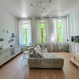 Фотография квартиры Апартаменты Новые с Высокими Окнами на Пешеходной Улице